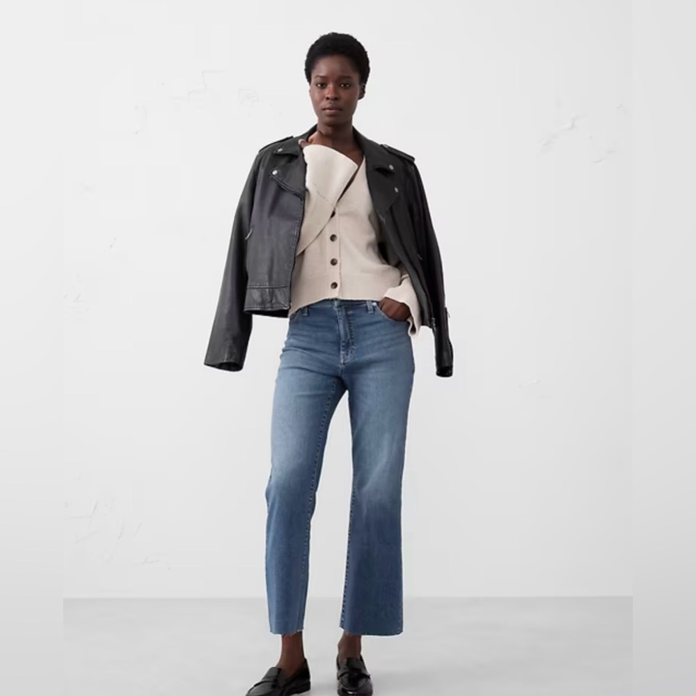 NWT BR KICK FLARE HIGH-RISE CROPPED JEAN MEDIUM WASH